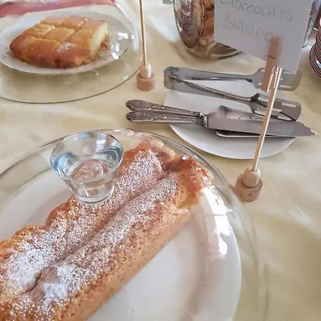 Couette-café A Casa Di Monica 3*