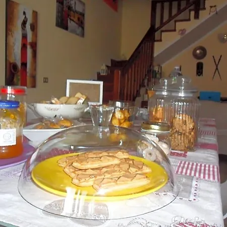 Couette-café A Casa Di Monica 3*