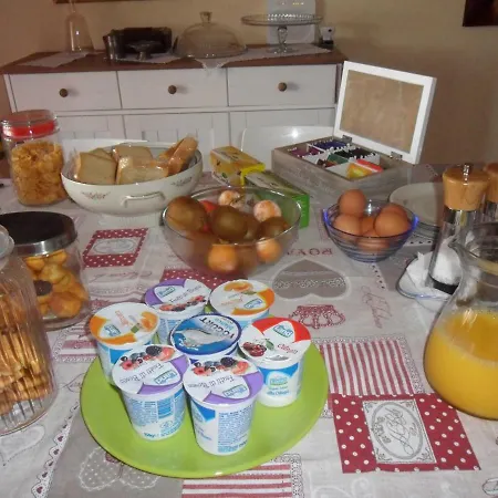 A Casa Di Monica Bed & Breakfast 3*